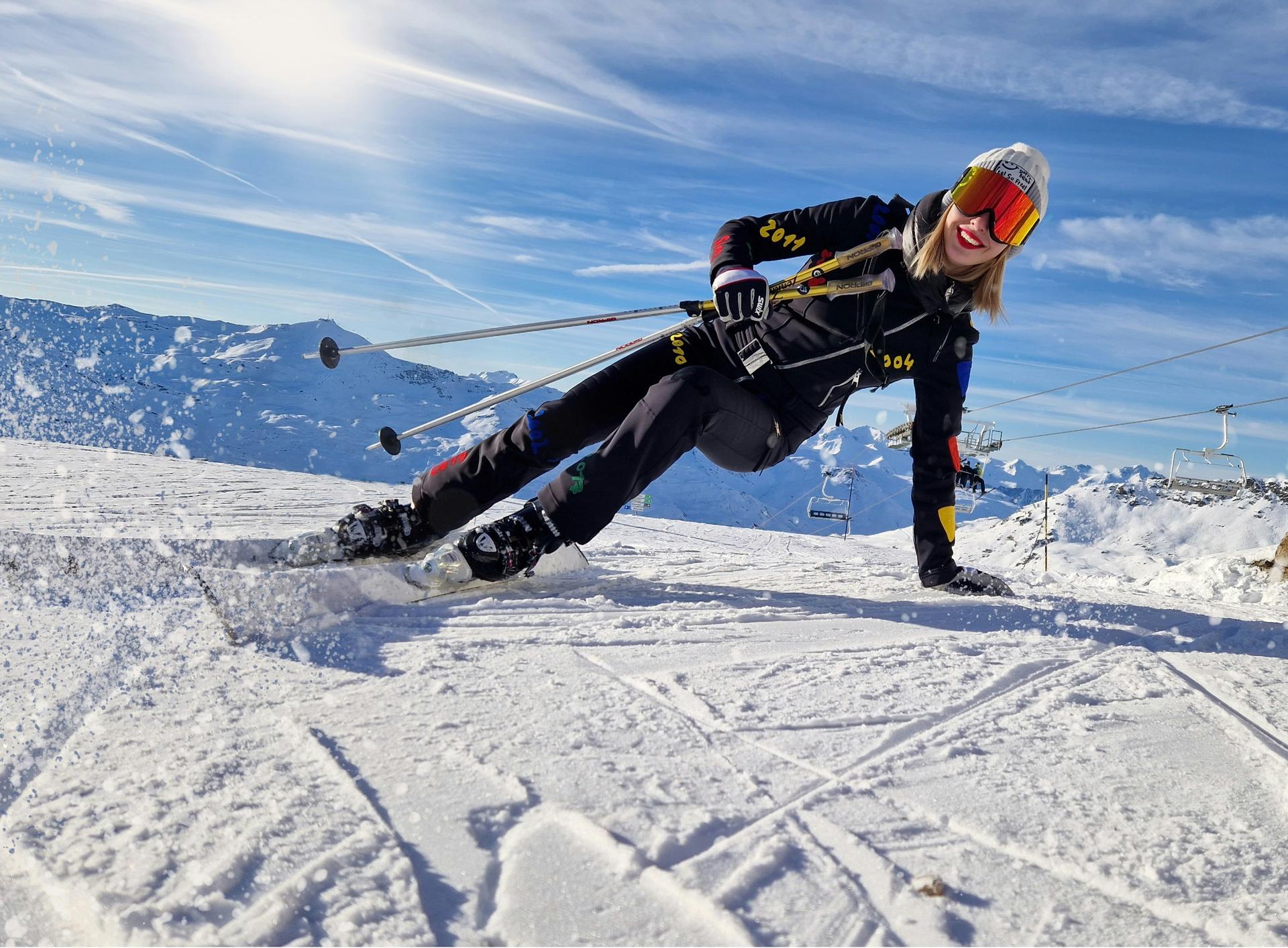 skier-smiling-val-thorens